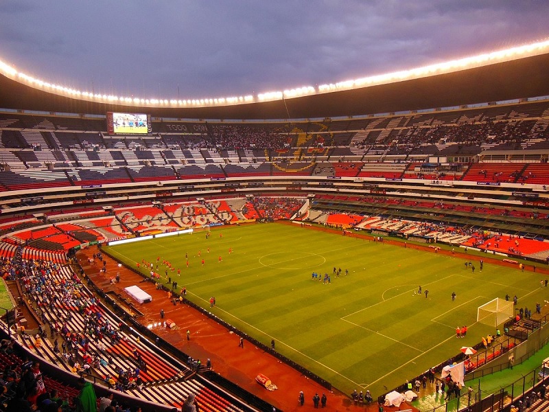 top-nhung-san-bong-da-lon-nhat-the-gioi-hien-nay-estadio-azteca