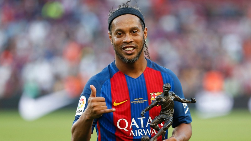 top-cac-cau-thu-sut-phat-hay-nhat-hien-nay-cua-lang-bong-da-ronaldinho